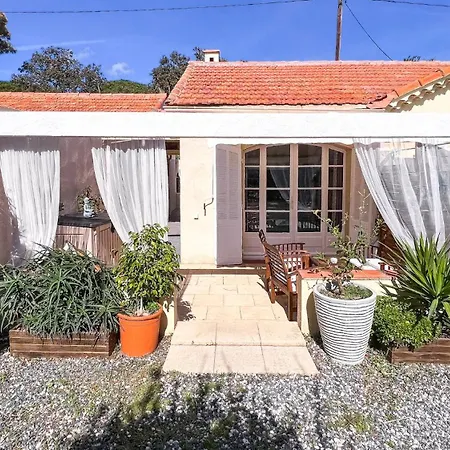 Reve D'Azur En Bord De Mer, Studio Avec Piscine Partagee, Parking Barbecue, Draps Inclus A La Nartelle Sainte-Maxime Exterior photo