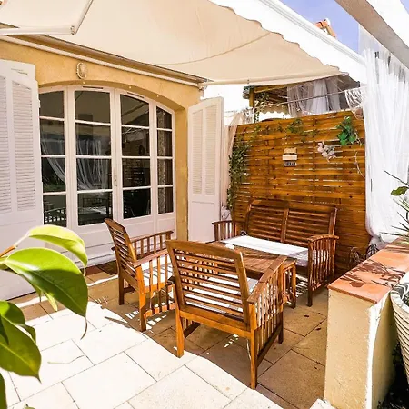 Reve D'Azur En Bord De Mer, Studio Avec Piscine Partagee, Parking Barbecue, Draps Inclus A La Nartelle Sainte-Maxime Exterior photo