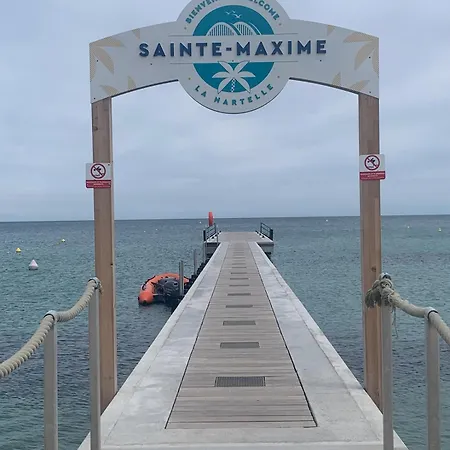 Reve D'Azur En Bord De Mer, Studio Avec Piscine Partagee, Parking Barbecue, Draps Inclus A La Nartelle Sainte-Maxime Exterior photo