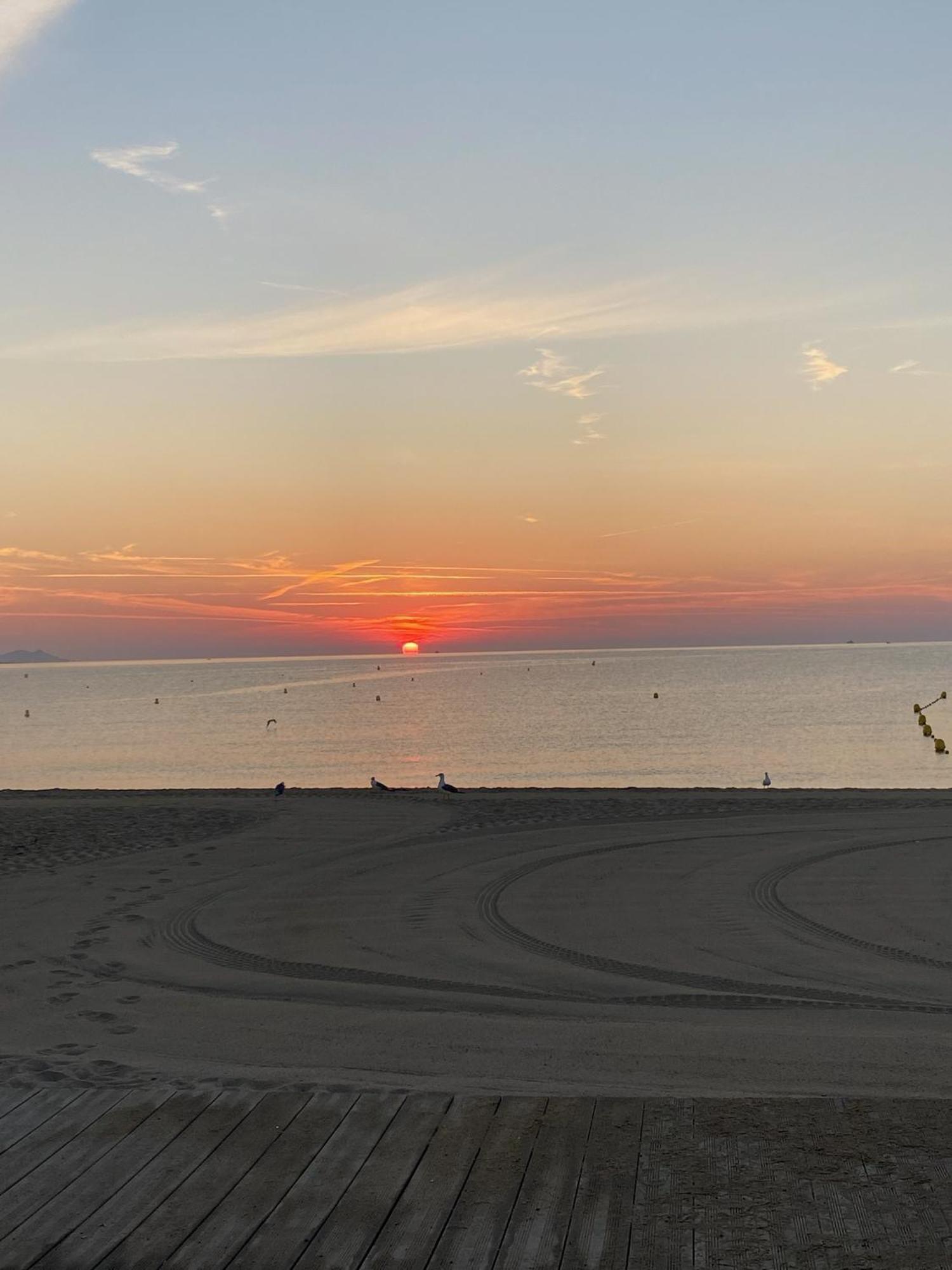 Reve D'azur En Bord De Mer, Avec Piscine Partagee, Parking Barbecue, Draps Inclus A La Nartelle Holiday home Sainte-Maxime