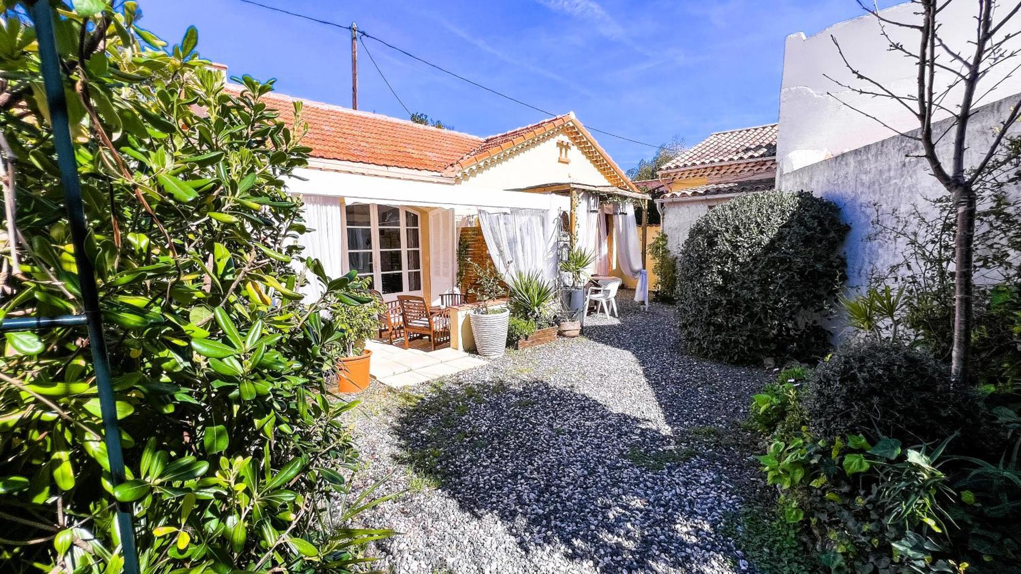 Reve D'azur En Bord De Mer, Avec Piscine Partagee, Parking Barbecue, Draps Inclus A La Nartelle * Sainte-Maxime