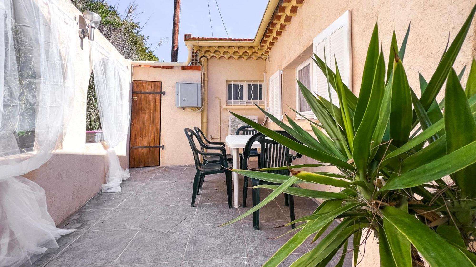 Reve D'azur En Bord De Mer, Avec Piscine Partagee, Parking Barbecue, Draps Inclus A La Nartelle * Sainte-Maxime