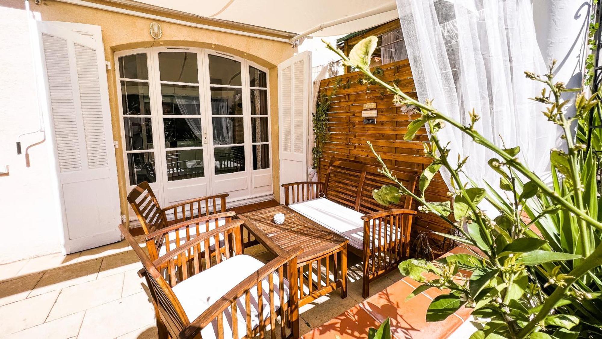 Reve D'azur En Bord De Mer, Avec Piscine Partagee, Parking Barbecue, Draps Inclus A La Nartelle Casa de Férias Sainte-Maxime