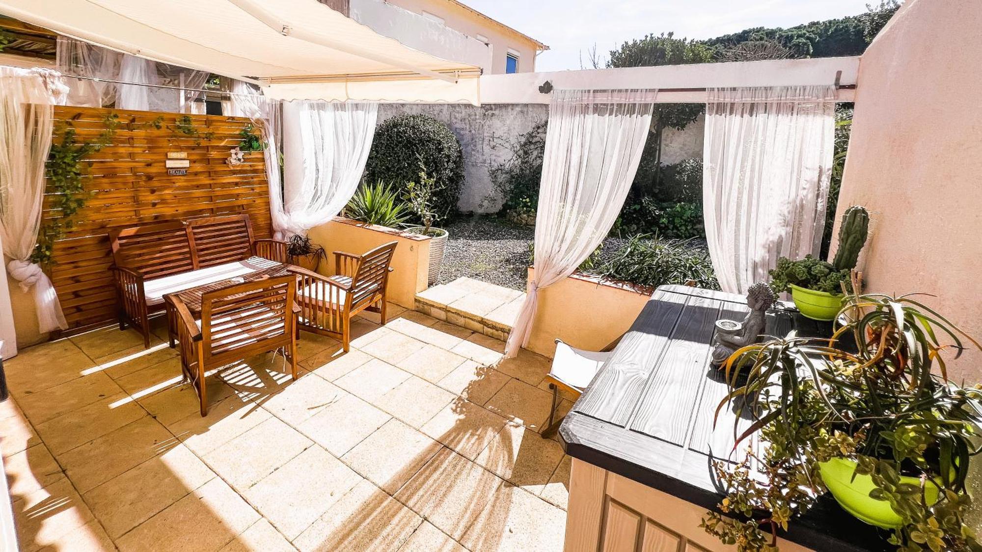 Casa de Férias Reve D'azur En Bord De Mer, Avec Piscine Partagee, Parking Barbecue, Draps Inclus A La Nartelle Sainte-Maxime