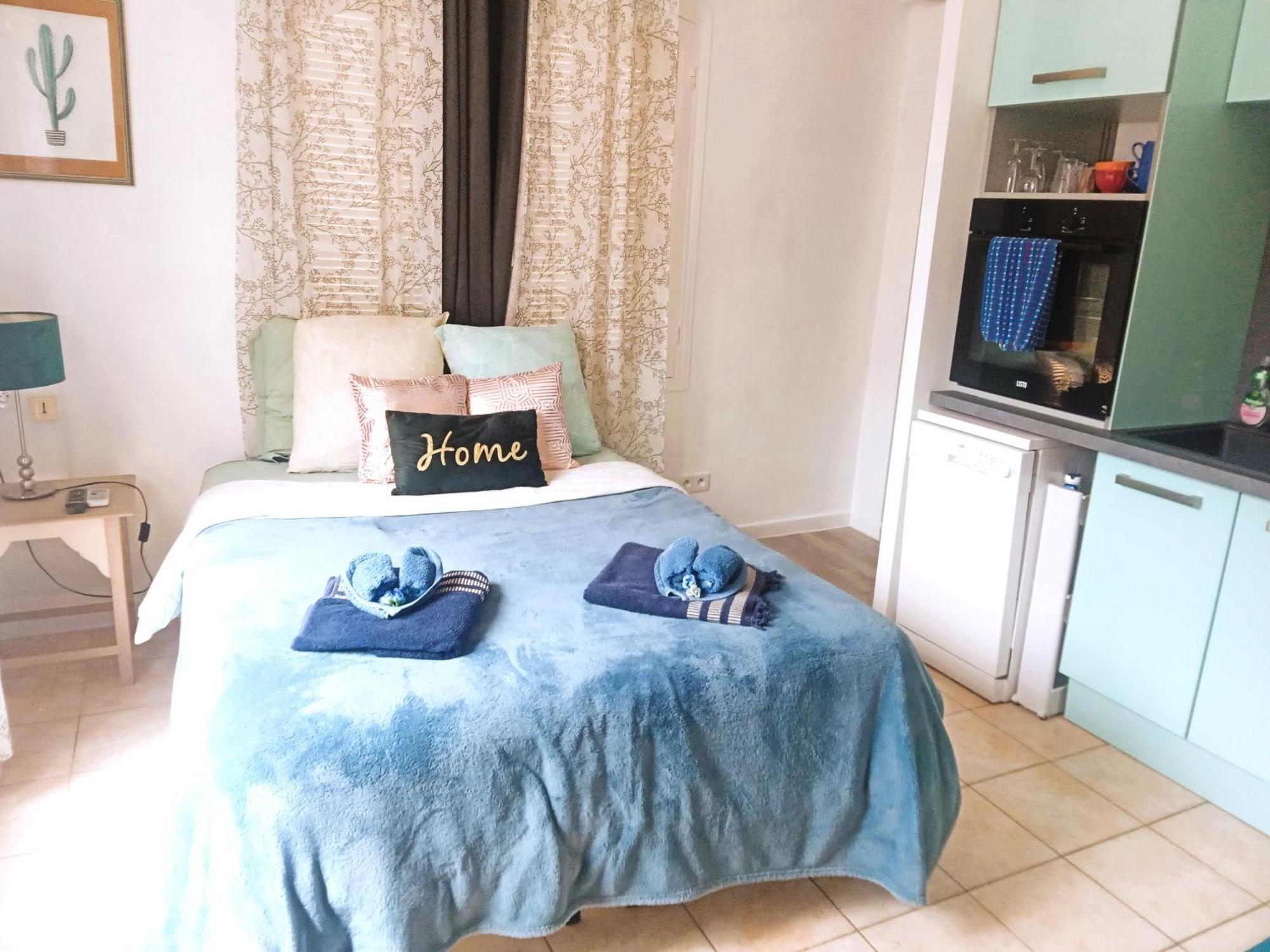 Reve D'azur En Bord De Mer, Avec Piscine Partagee, Parking Barbecue, Draps Inclus A La Nartelle Holiday home *