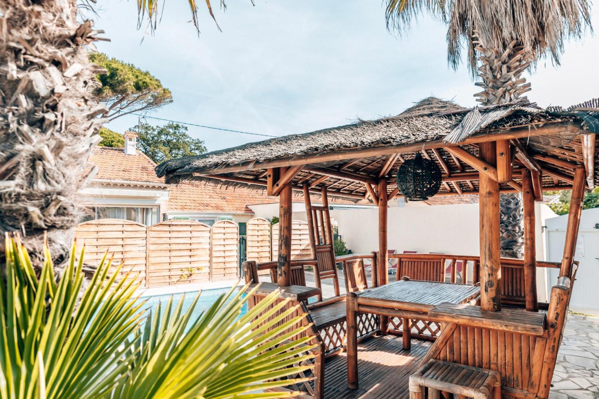 Holiday home Reve D'azur En Bord De Mer, Avec Piscine Partagee, Parking Barbecue, Draps Inclus A La Nartelle *