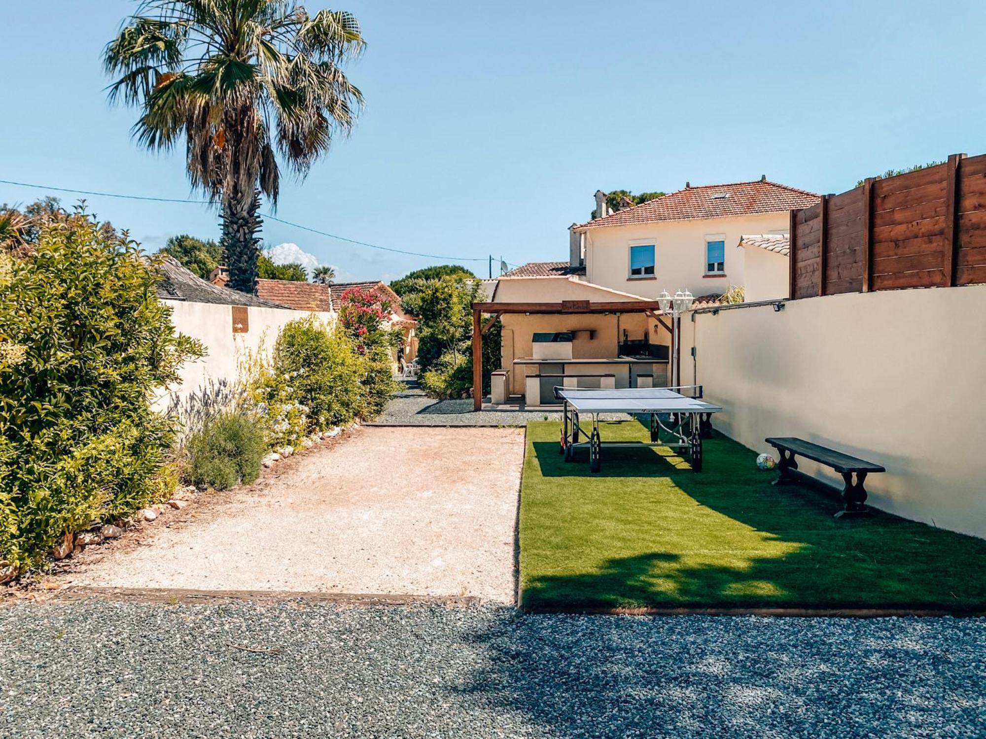 Reve D'azur En Bord De Mer, Avec Piscine Partagee, Parking Barbecue, Draps Inclus A La Nartelle *