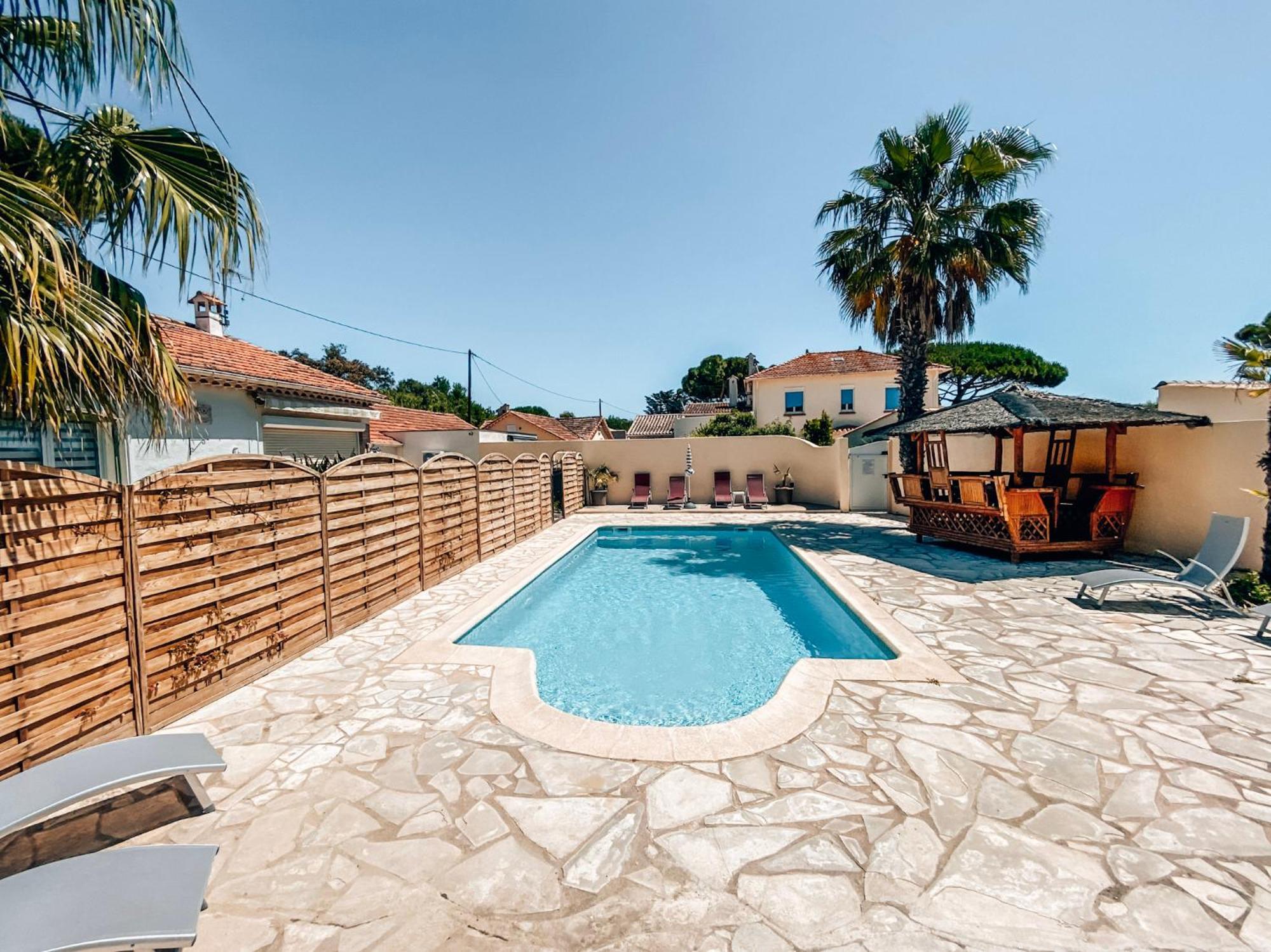 Reve D'azur En Bord De Mer, Avec Piscine Partagee, Parking Barbecue, Draps Inclus A La Nartelle Holiday home *