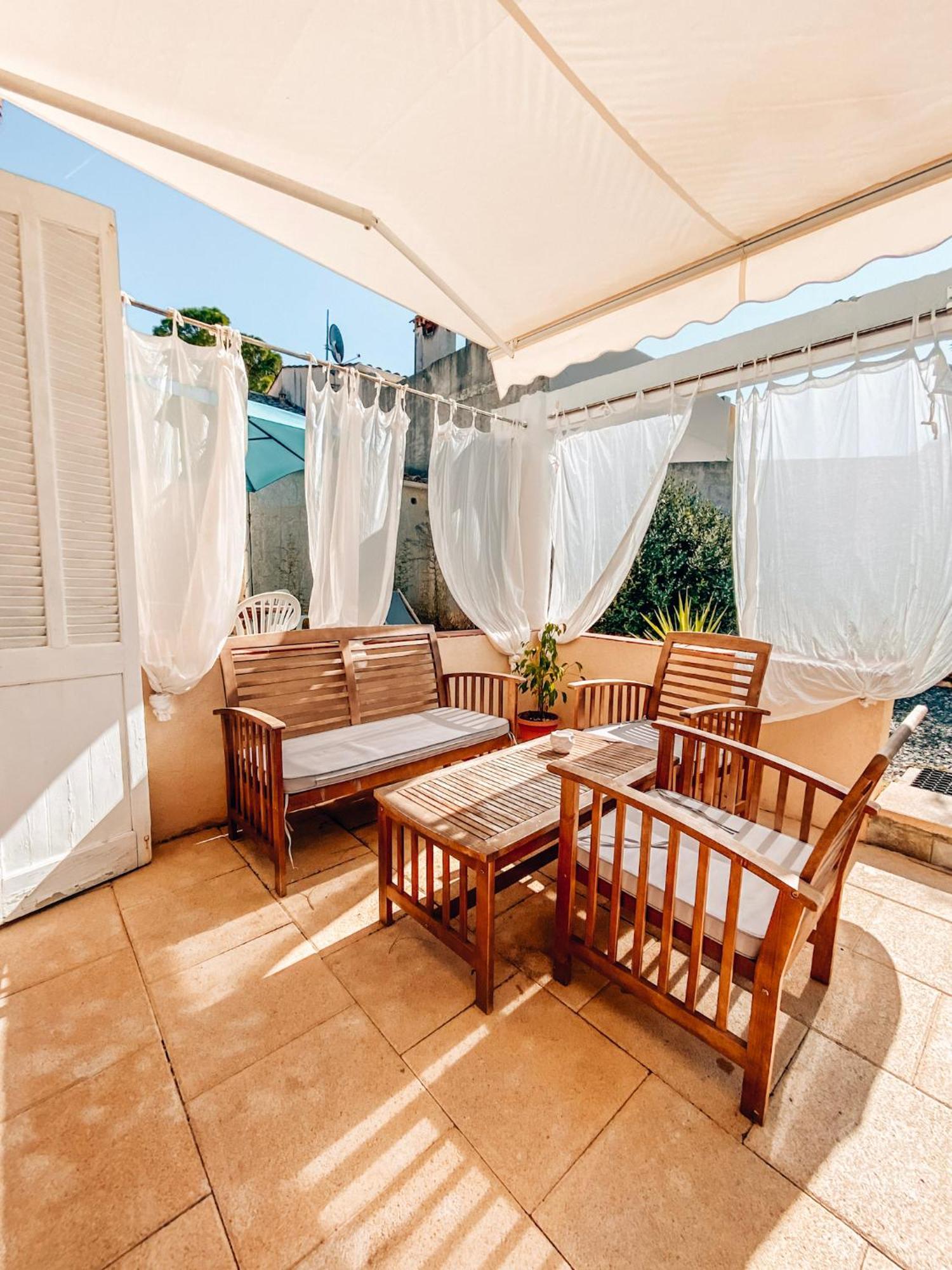 Casa de Férias Reve D'azur En Bord De Mer, Avec Piscine Partagee, Parking Barbecue, Draps Inclus A La Nartelle Sainte-Maxime