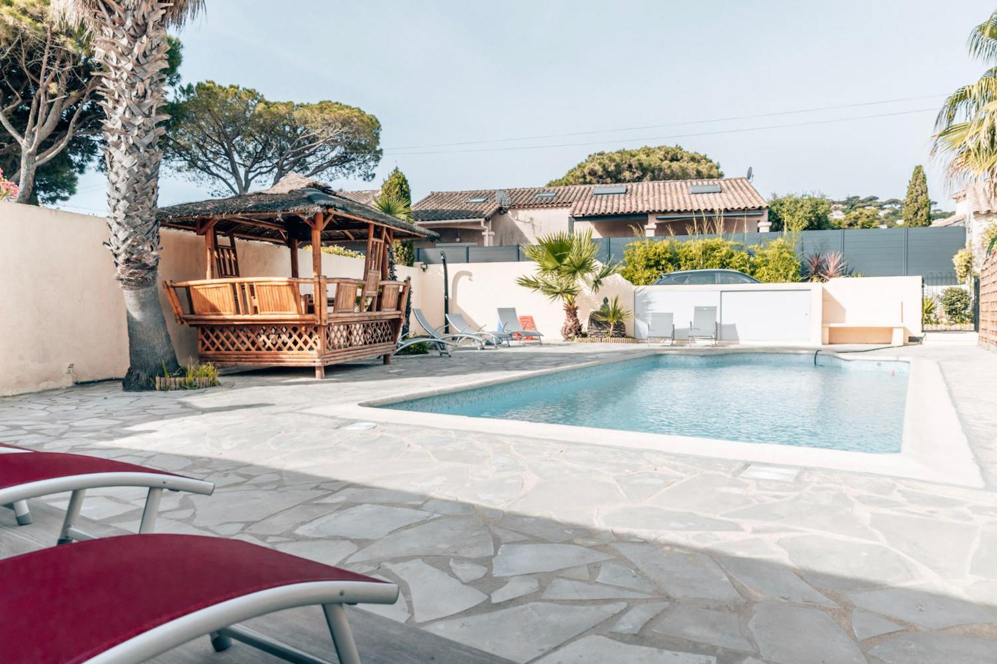 Reve D'azur En Bord De Mer, Avec Piscine Partagee, Parking Barbecue, Draps Inclus A La Nartelle Holiday home Sainte-Maxime