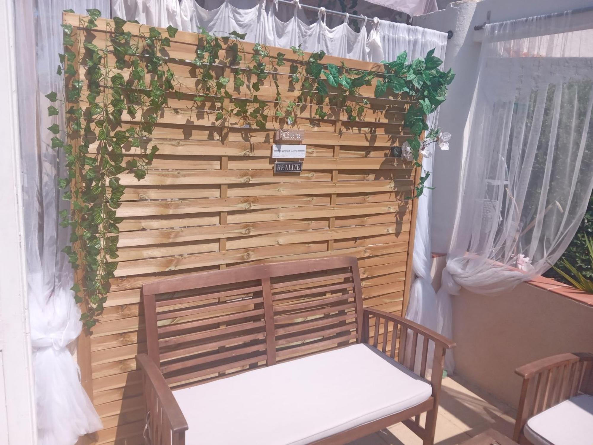 Reve D'azur En Bord De Mer, Avec Piscine Partagee, Parking Barbecue, Draps Inclus A La Nartelle