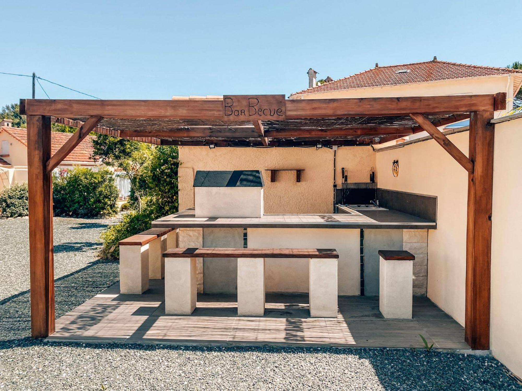 Reve D'azur En Bord De Mer, Avec Piscine Partagee, Parking Barbecue, Draps Inclus A La Nartelle Holiday home *