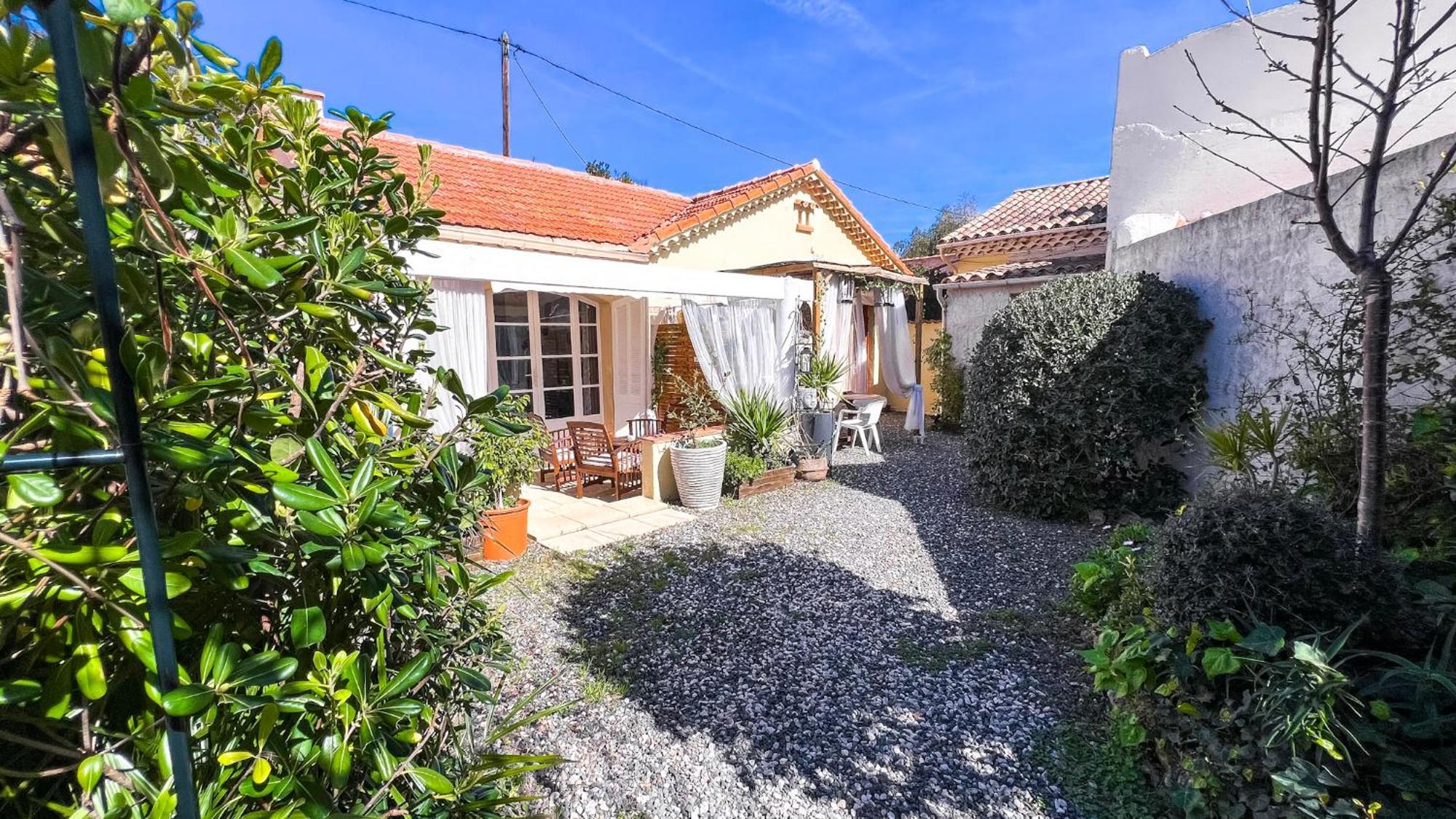 Reve D'azur En Bord De Mer, Avec Piscine Partagee, Parking Barbecue, Draps Inclus A La Nartelle Holiday home Sainte-Maxime